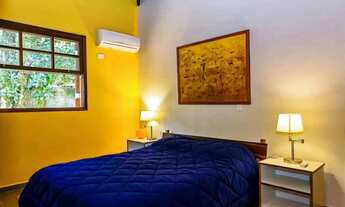 Imagem 2: Casa Térrea a 40m da praia de Camburi. Com 5 suítes e piscina. Locação por temporada somen