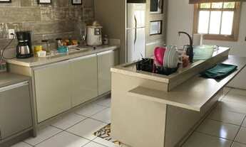 Imagem: CASA DE MADEIRA COM PISCINA SEMI MOBILIADA