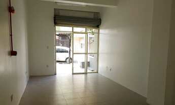 Imagem 2: DIVISA Vende, loja com 52 m2 reformada c/área externa