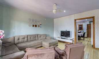 Imagem 4: Ampla casa com 4 dormitórios sendo 1 suíte, Lareira e área gourmet