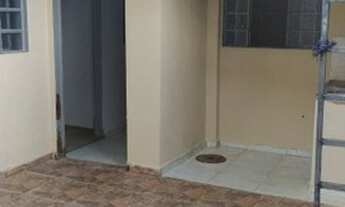 Imagem 2: Aluga se casa de fundo na QNM 18