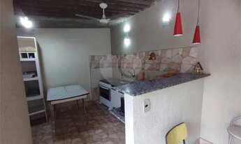 Imagem 5: Casa de frente com três andares[VP