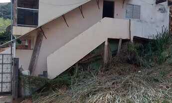 Imagem 3: Casa no segundo pavimento com um ponto de comercial