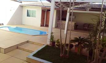 Imagem 6: Casa para venda possui 200 metros quadrados com 3 quartos