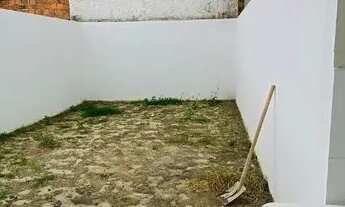 Imagem 7: CASA 2/4 RUA PÚBLICA