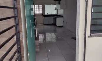 Imagem 2: Casa no Pq das Laranjeiras 2 Qts (Suite) 2 Vagas Semimobiliado