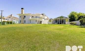 Imagem 6: Incrível residência com piscina coberta privativa e terreno único