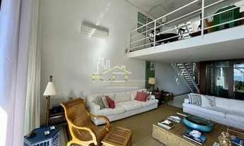 Imagem 3: A casa tem 458m² construídos, de frente para praia (pé na areia), com elevador interno, 5