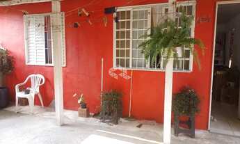 Imagem: Casa com 2 quartos toda gradeada com vaga