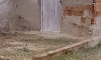 Imagem 3: Casa com 5 cômodo e terreno para construir deck ainda se preferir