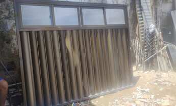 Imagem: Portão de casa de alumínio