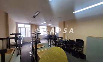 Imagem 5: NO CORAÇÃO VIBRANTE DE COPACABANA, A POUCOS PASSOS DA ICÔNICA PRAIA, ENCONTRA-SE UM EXCELE