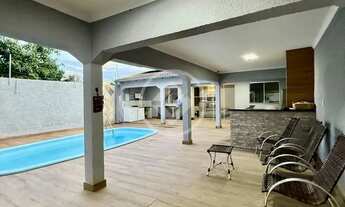 Imagem 3: Vende-se sobrado REFORMADO em rua pública no Bairro Jardim Imperial. 4 quartos, piscina. R