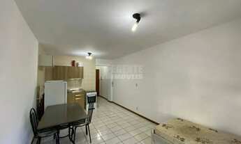 Imagem 2: Ótima kitnet de 1 dormitório no bairro Carvoeira, perto da UFSC!