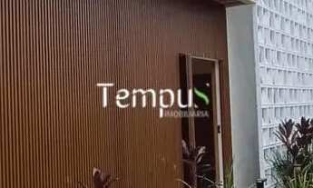 Imagem 4: Casa de Luxo com Suíte Master e Piscina em Localização Nobre