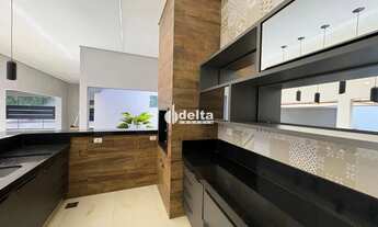 Imagem 4: Casa residencial com 3 suítes disponível para locação no bairro Umuarama em Uberlândia-MG