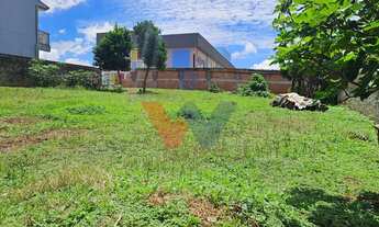 Imagem 6: Terreno Espaçoso em Localização Privilegiada Perfeito para Construir ou Investir