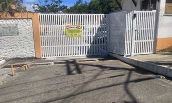 Imagem 1: F1081) Apartamento em Arsenal com 02 Quartos C/ Vaga - Fator Imóveis