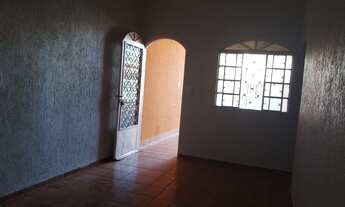 Imagem 5: Casa para aluguel possui 100 metros quadrados com 3 quartos em Núcleo Bandeirante - Brasíl