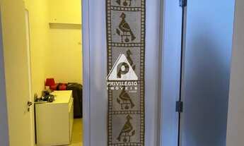 Imagem 10: Rua Maria Angélica, original 3 quartos, convertido em 2 quartos e 1 escritório conectado a