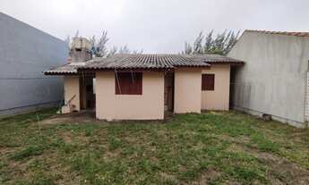 Imagem 3: Casa de 02 dormitórios com ótima localização em Tramandaí