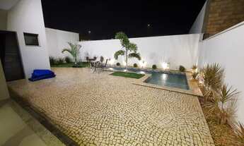 Imagem 2: Casa de condomínio térrea para venda possui 183 metros quadrados com 3 quartos