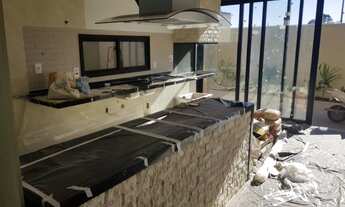 Imagem 5: Casa de condomínio para venda possui 303 metros quadrados com 3 quartos