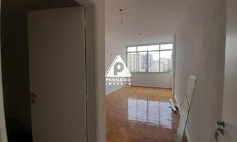 Imagem 2: Apartamento com 3 quartos e vista livre no Catete