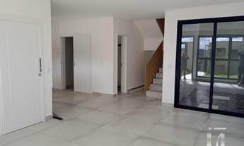 Imagem 2: Sobrado para Venda em Curitiba, Vista Alegre, 3 dormitórios, 1 suíte, 3 banheiros, 2 vagas