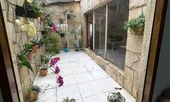 Imagem 5: Casa para venda com 200 metros quadrados com 3 quartos em Cidade Jardim - Uberlândia - MG