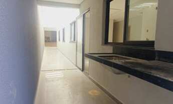 Imagem 3: Casa para venda possui 190 metros quadrados com 4 quartos em Santa Mônica - Uberlândia - M