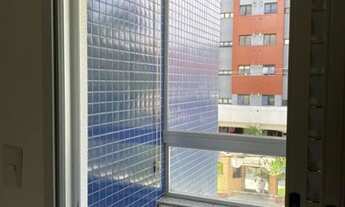 Imagem 4: APARTAMENTO SEMI MOBILIADO COM SACADA A VENDA NO CENTRO DE CRICIUMA POSSINDO 03 DORMITÓRIO