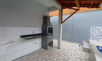 Imagem 3: Casa com piscina e churrasqueira