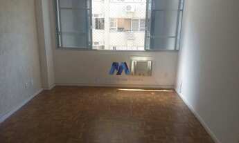 Imagem 3: Venda apartamento Leblon, 3 quartos, 2 banheiros, área de serviço, dependência de empregad