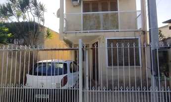 Imagem: Sobrado de 3 pisos localizado no bairro