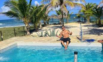 Imagem: Casa Francesa Pé na Areia Piscina