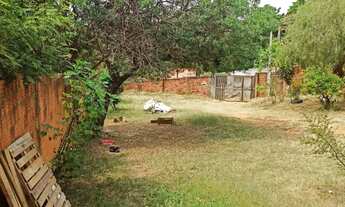 Imagem 4: Pequena casa em um terreno 449 metros