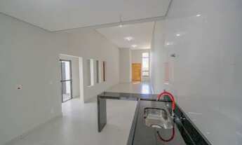 Imagem 2: Linda casa no condomínio Santinon. Amplo quintal. 3 min. do shopping cidade