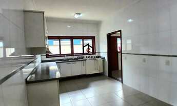 Imagem 6: Sobrado com 4 suítes no Condomínio Colonial Village em Pindamonhangaba