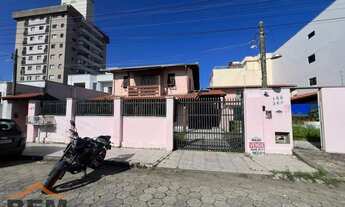 Imagem 2: Casa com 4 dormitórios à venda, 185 m² por R$ 2.000.000,00 - Centro - Navegantes/SC