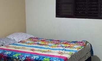 Imagem 3: Casa em Águas de São Pedro. Piscina e churrasqueira. Área verde nos fundos. R$ 495 mil