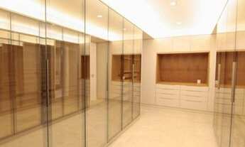 Imagem 4: Casa 341 m2 com projeto modernista em frente a praça - ambientes com plano aberto e nobrez