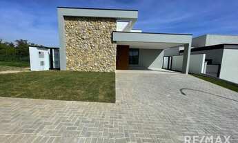 Imagem: Casa de condomínio térrea para venda tem