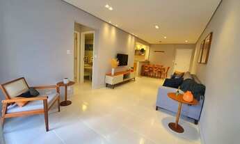 Imagem 6: Exclusivo! Amplo apto, totalmente reformado, sacada de frente. Apenas 250m do mar!