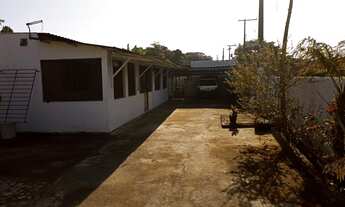 Imagem 2: Casa a venda em Peruíbe, rua asfaltada e ao lado de condominio,bairro em franco cresciment