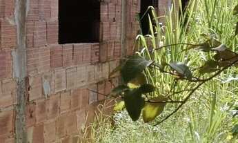 Imagem: Vendo terreno com casa a terminar