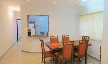 Imagem: Sobrado com 3 Suítes e 3 Vagas à venda