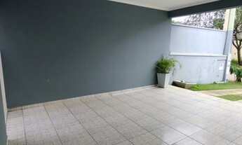 Imagem 2: Casa de condomínio para venda possui 145 metros quadrados com 4 quartos