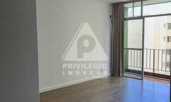 Imagem 4: Apartamento reformado de 2 dormitórios, suíte, 3 banheiros, 2 vagas na escritura