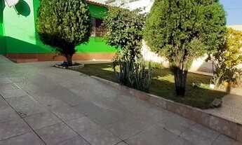 Imagem 3: Casa Ampla com pátio próximo comércios e a Av. Flores da cunha